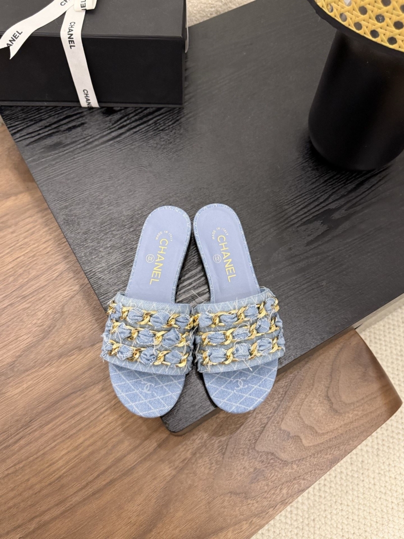 Ch**el slippers